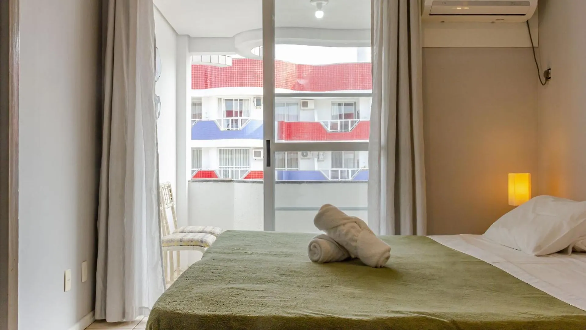 Apto Em Condominio Resort, 20 Metros Da Praia N220 Florianopolis Aparthotel