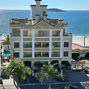  Apartahotel Golfinhos A Beira-mar!!